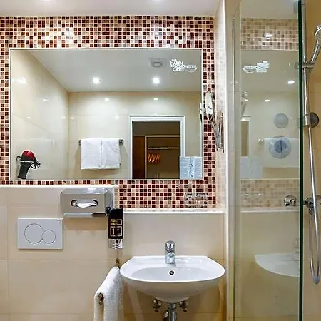 Astor Hotel 4*