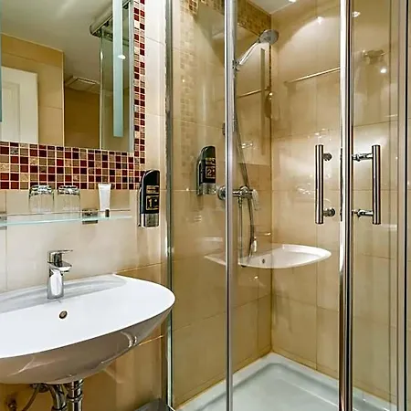 Astor 4*