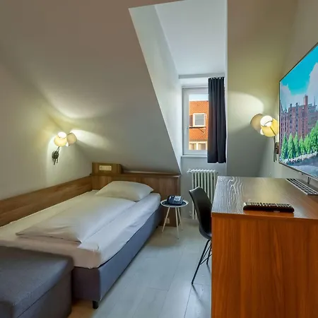 Astor Hotel 4*